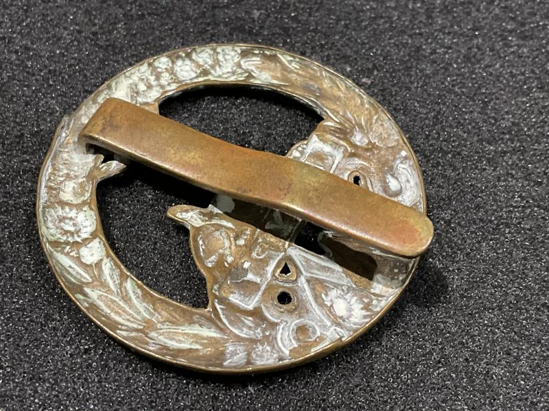 WW1 South Wales Borderers brass economy cap badge