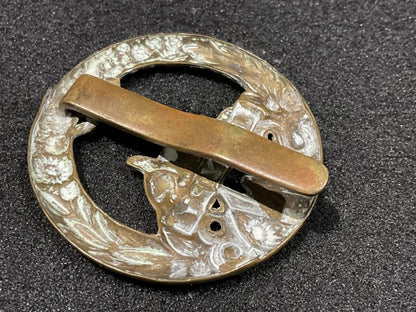 WW1 South Wales Borderers brass economy cap badge