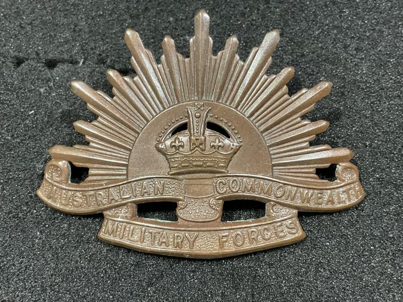 Gradia Militaria -  WW2 Australian military Forces Rising sun hat badge