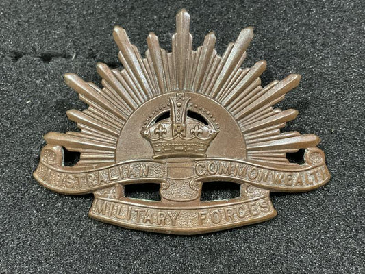 Gradia Militaria -  WW2 Australian military Forces Rising sun hat badge