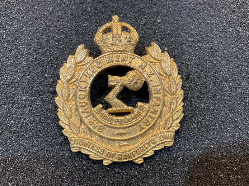 Gradia Militaria -  WW1 3rd Auck Regt, N.Z Infantry ORs cap badge