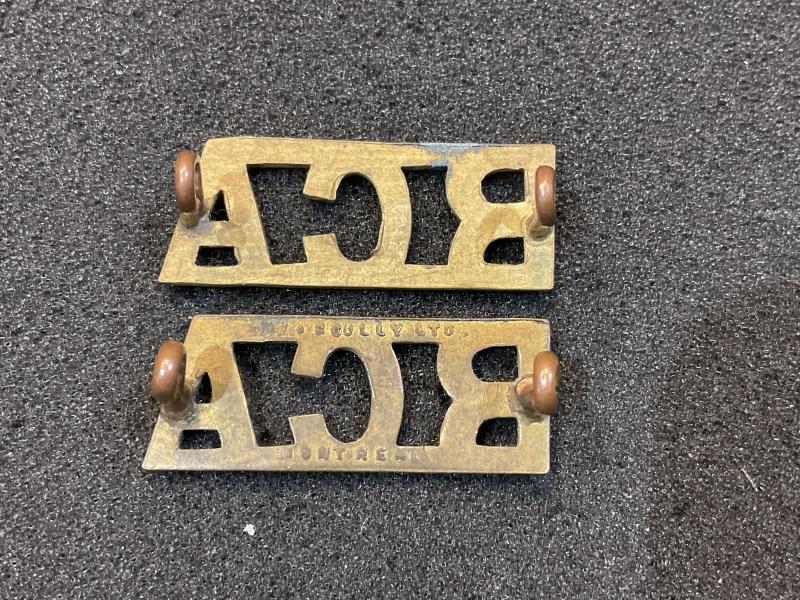 WW2 R.C.A (Royal Canadian Artillery) shoulder titles