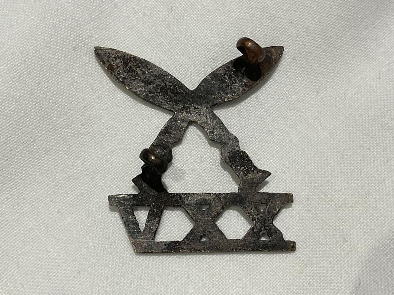 WW2 25th Gurkha Rifles cap badge
