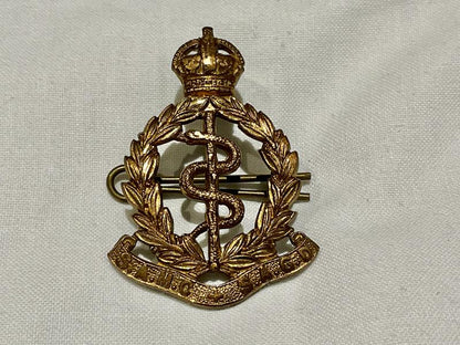 Gradia Militaria -  WW2 South African Medical Corps cap badge