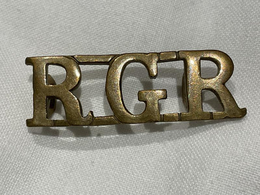 Gradia Militaria -  R.G.R (Royal Garrison Regt )1901-08 Brass title