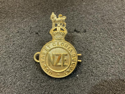 Gradia Militaria -  WW1 New Zealand Engineers cap badge by Gaunt London
