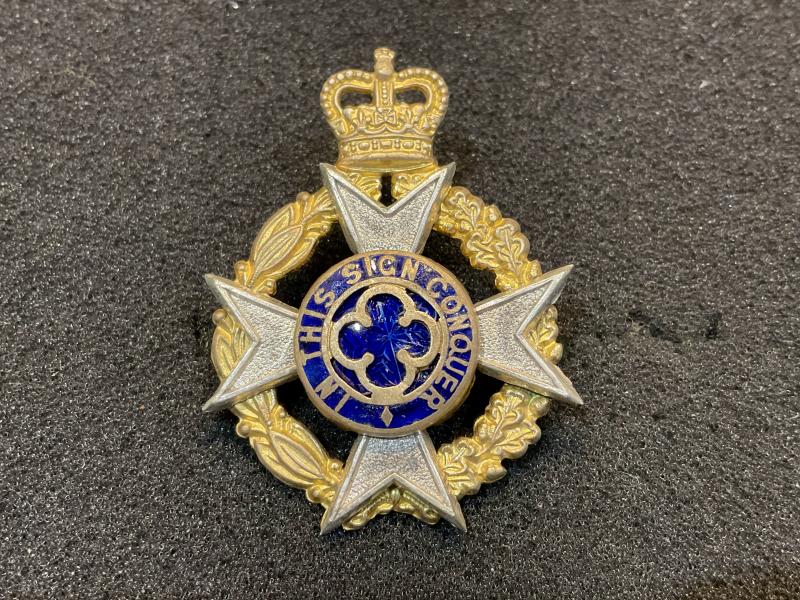 Gradia Militaria -  Q/C Christian Chaplains , silver & gilt cap badge