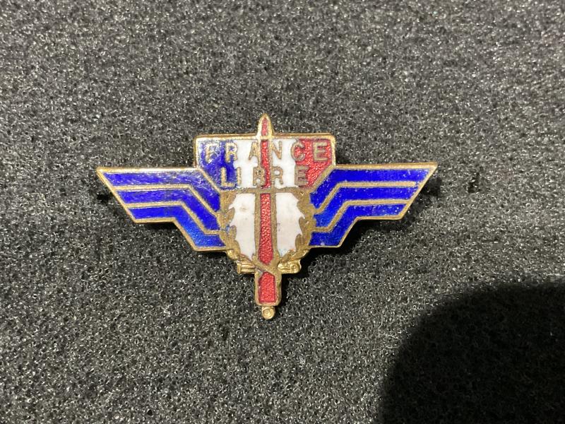 Gradia Militaria -  WW2 Free French Forces FRANCE LIBRE supporters badge