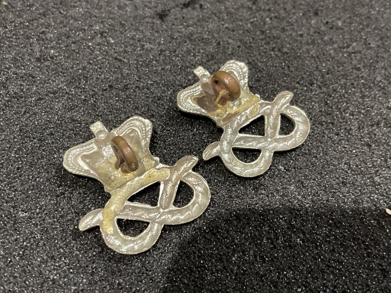 QVC The Staffordshire Yeomanry w/m collar badges