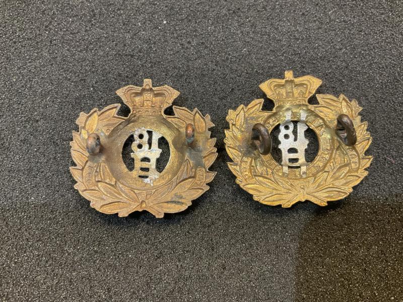 QVC 18th Hussars collar badges