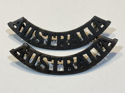 Gradia Militaria -  WW1/2 AUSTRALIA bronzed shoulder titles