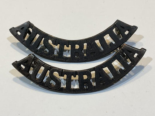 Gradia Militaria -  WW1/2 AUSTRALIA bronzed shoulder titles