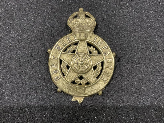 Gradia Militaria -  Australian Port Curtis Infantry 1903-12 cap badge