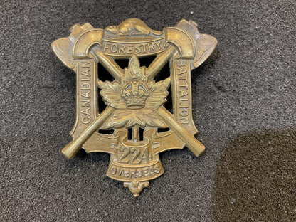Gradia Militaria -  WW1 224th Canadian Forestry Battalion cap badge