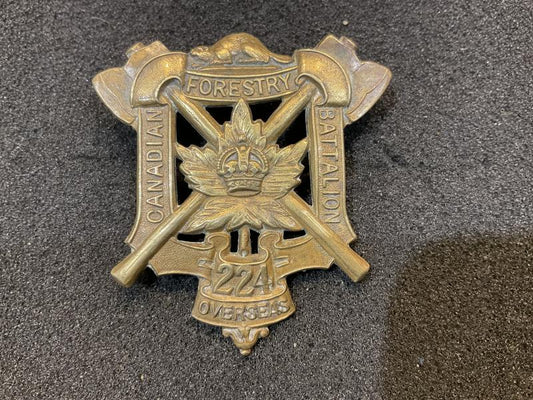 Gradia Militaria -  WW1 224th Canadian Forestry Battalion cap badge
