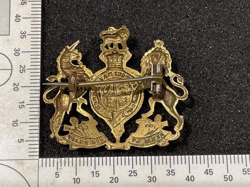 Q.V.C gilded brass Officers General Service cap badge