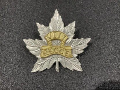 Gradia Militaria -  WW2 Canadian bi-metal VIII Recce (8th Recce) cap badge