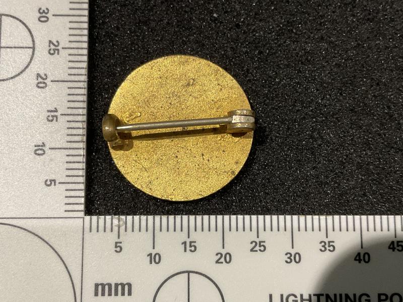 WW1/2 1st Battn The Buffs Cycle Club enamel lapel badge