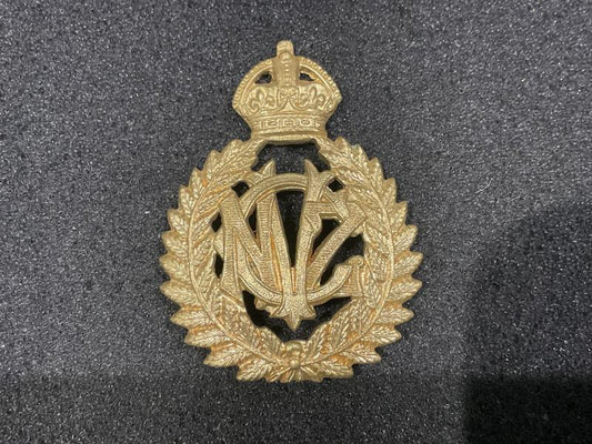 Gradia Militaria -  WW1 New Zealand Veterinary Corps cap badge by Gaunt