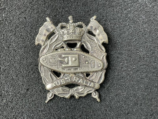 Gradia Militaria -  Australian Armoured Corps cap badge