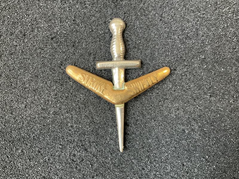 Gradia Militaria -  Australian Army Commando hat badge 1953-60s