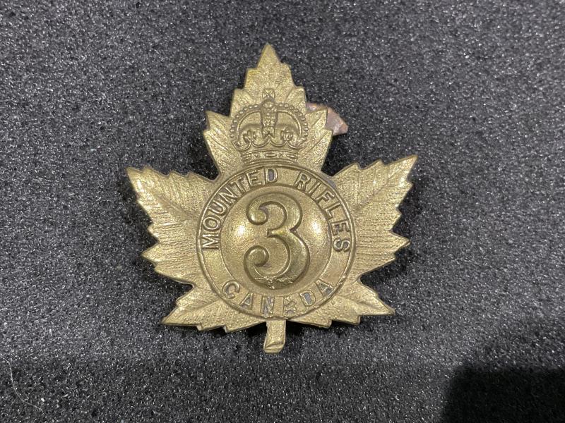 Gradia Militaria -  WW1 CEF 3rd Canadian Mounted Rifles cap badge