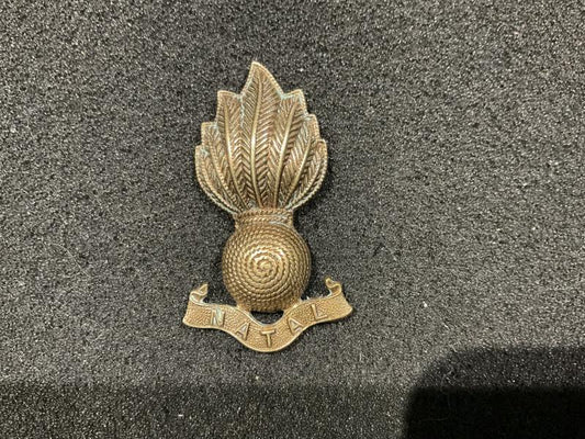 Gradia Militaria -  South African; Natal Field Artillery cap/collar badge