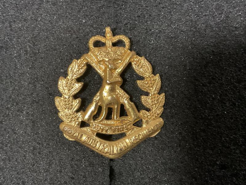 Gradia Militaria -  Royal Australian Regiment (RAR) 1953-60s collar