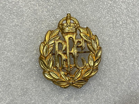 Gradia Militaria -  WW1 R.F.C Cap badge, turned into a gilded brass sweetheart