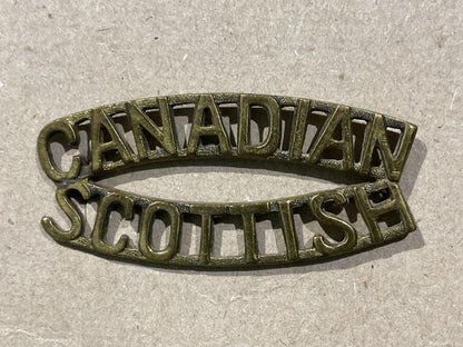 Gradia Militaria -  WW2 CANADIAN SCOTTISH brass shoulder title