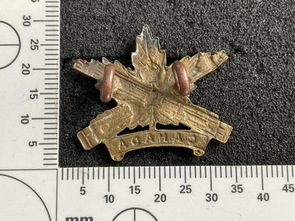WW1 Canadian Machine Gun Corps collar badge