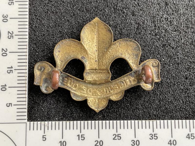 WW2 Canadian Les Voltiguers de Quebec collar badge