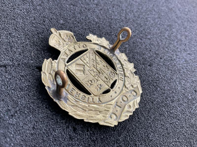 WW2 University of Ottawa cap badge