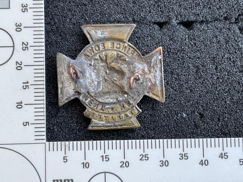 Canadian Hastings and Prince Edward Regiment collar badge