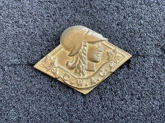 Gradia Militaria -  WW2 Canadian W.A.C brass collar badge