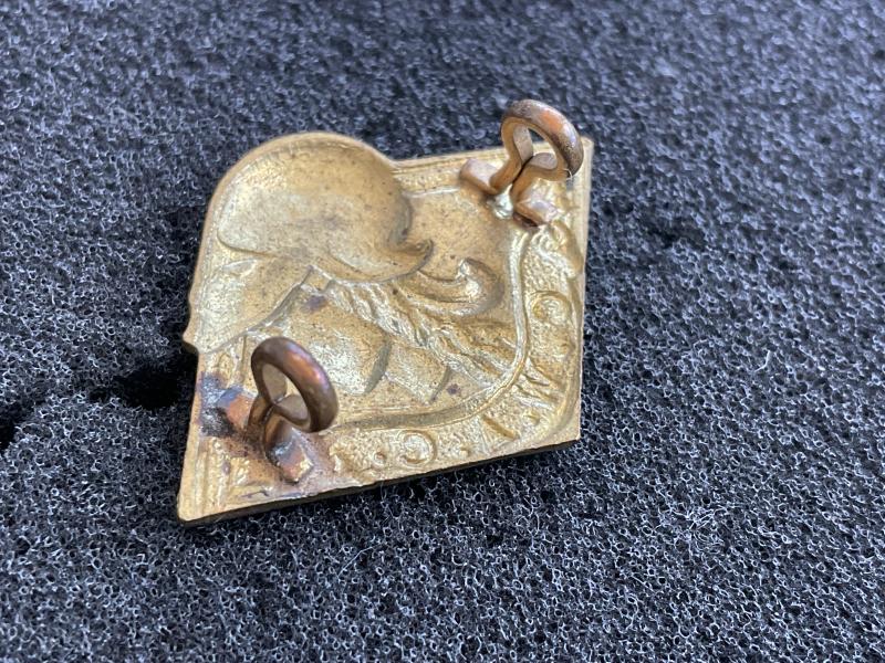 WW2 Canadian W.A.C brass collar badge