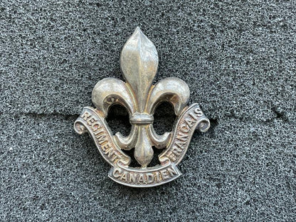 Gradia Militaria -  WW2 Silver officers Canadian Regiment Francais collar badge