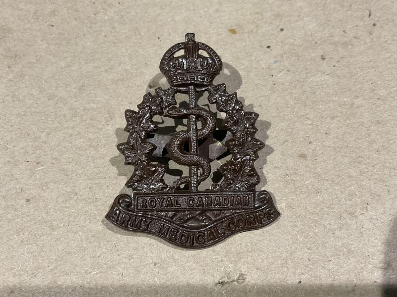 Gradia Militaria -  WW2 R.C.A.M.C bronze O.S.D cap badge by GAUNT