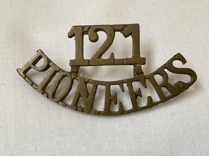 Gradia Militaria -  WW1 Indian Army 121st Pioneers shoulder title