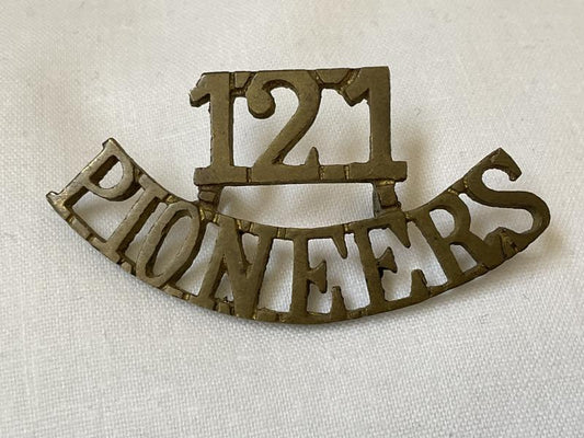 Gradia Militaria -  WW1 Indian Army 121st Pioneers shoulder title