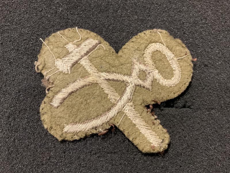 WW2 British Army Artificers trade badge , early example