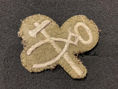 WW2 British Army Artificers trade badge , early example