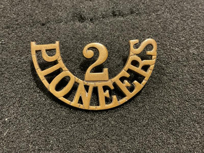 Gradia Militaria -  Indian Army, 2nd Bombay Pioneers 1922-33 shoulder title