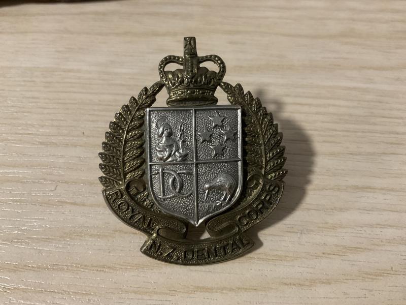 Gradia Militaria -  Q/C Royal N.Z Dental Corps cap badge