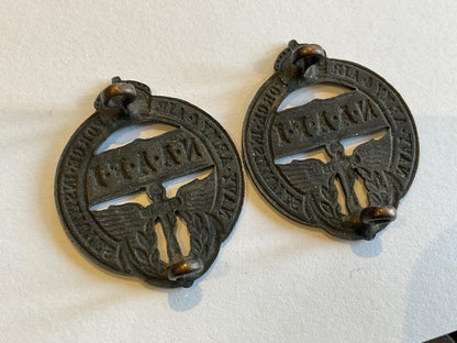 WW2 N.A.A.F.I bronze collar badges.