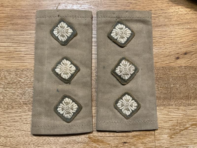 Gradia Militaria -  WW2 /Malaya British & Commonwealth Captains rank slides