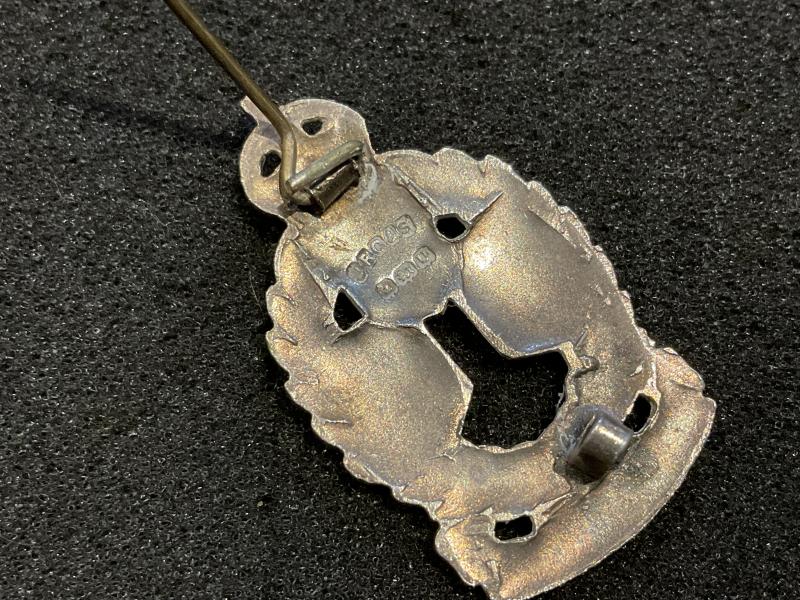 1944 Hallmarked silver R.C.E.M.E officers forage/beret badge