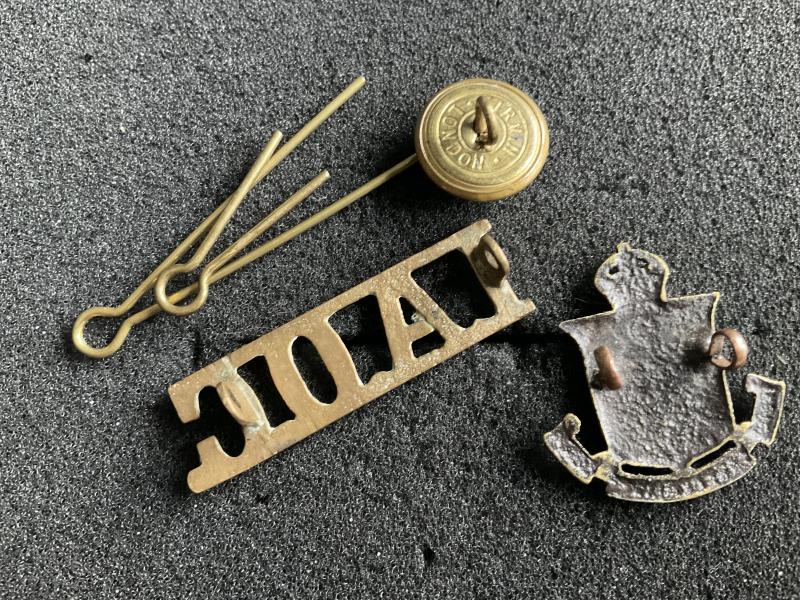 WW2 I.A.O.C collar, shoulder title and button.