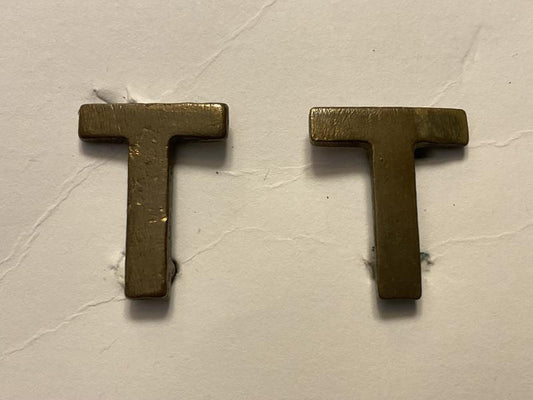 Gradia Militaria -  WW1 British Territorial Army brass T collar badges.