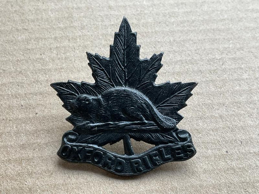 Gradia Militaria -  WW2 Canadian Oxford Rifles cap badge, blackened brass.